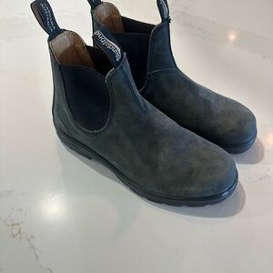 Blundstone Black Chelsea Boots with Elastic Gussets